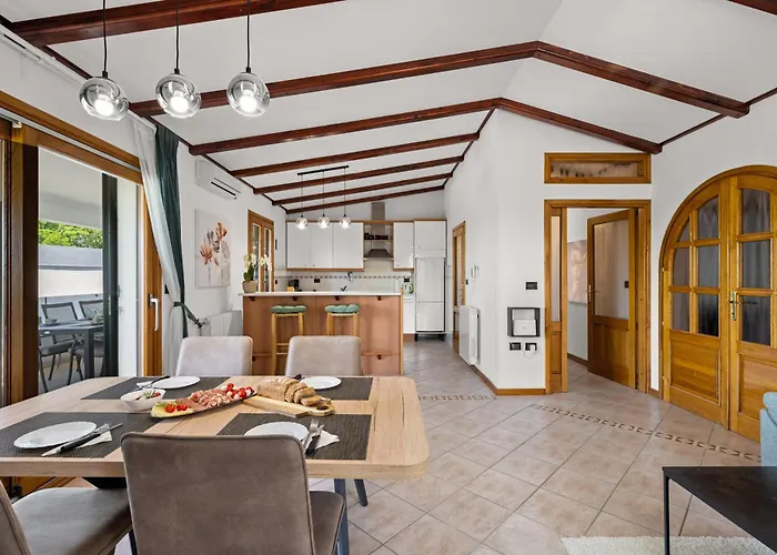 Amore Villa Trgetari